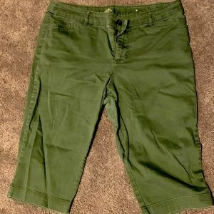 St. John’s Bay Capris PETITE